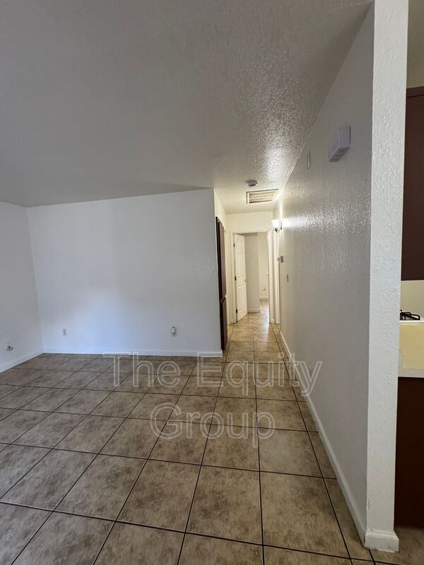 Photo - 1423 E Douglas Ave