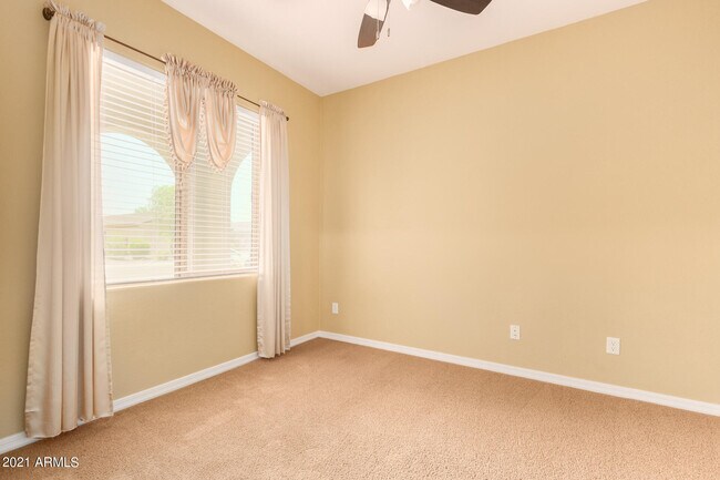 Photo - 1008 W Deoni Trail