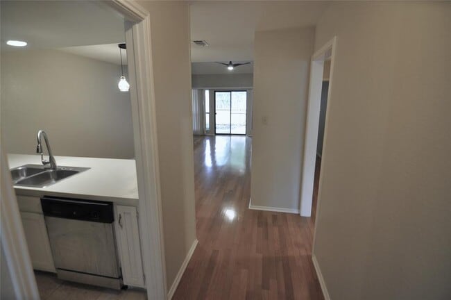 Photo - 7205 Waldon Dr Unit L204