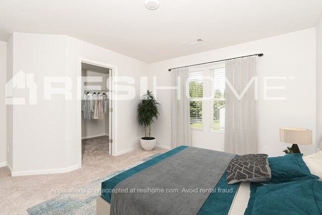 Photo - 301 Oakwood Dr NW