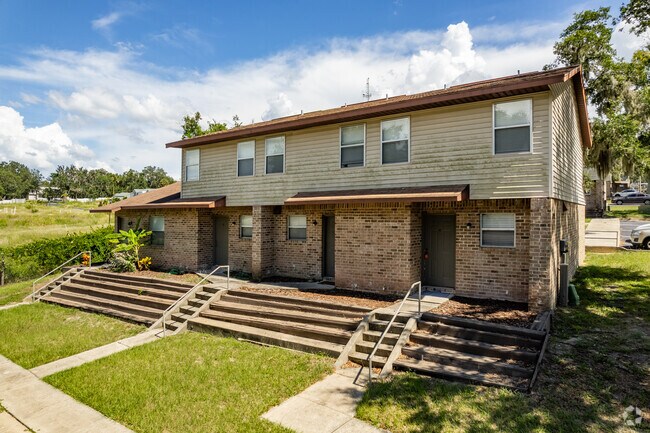 1175-1185 Bentley Rd Leesburg, FL 34748-7123 - Bentley Villas