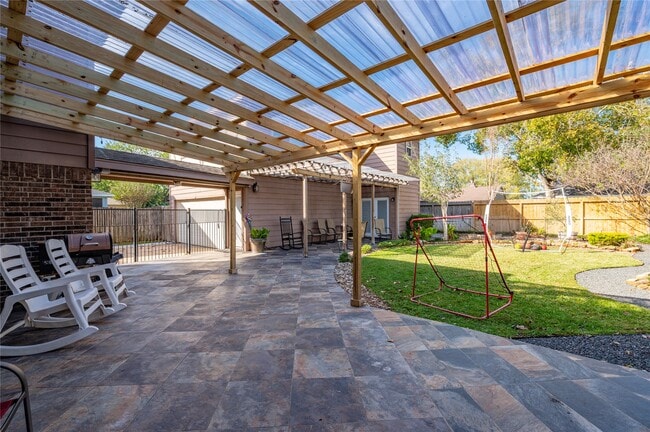 Photo - 603 Chedworth Dr