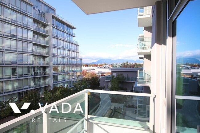 Photo - The Grand 1 BR APT Rental 706-5599 Cooney Rd Richmond: VADA Unit 706