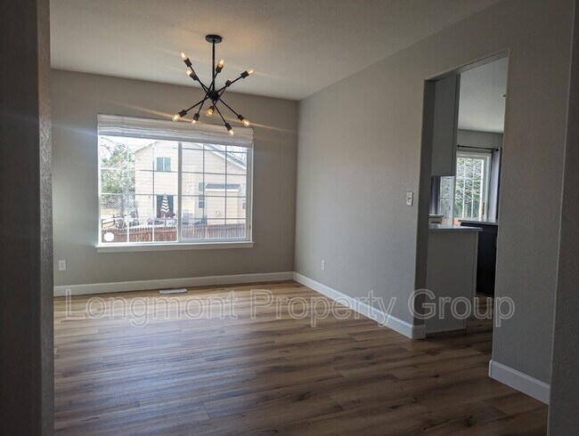 Photo - 3558 Larkspur Dr