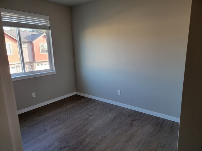 Photo - 2173 Siddle Loop