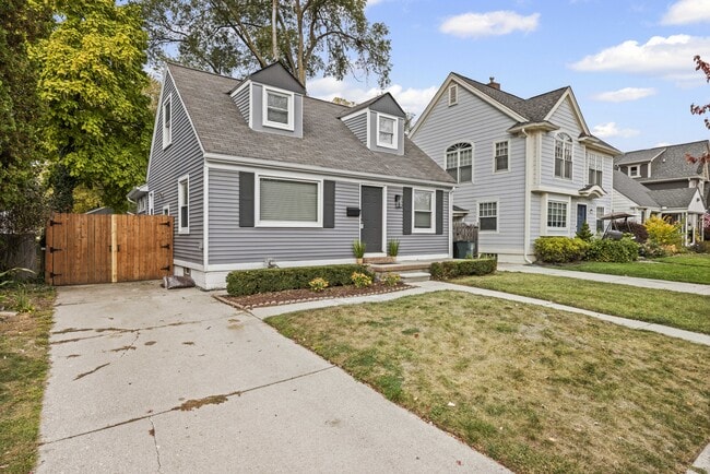 Photo - 1901 Haynes St