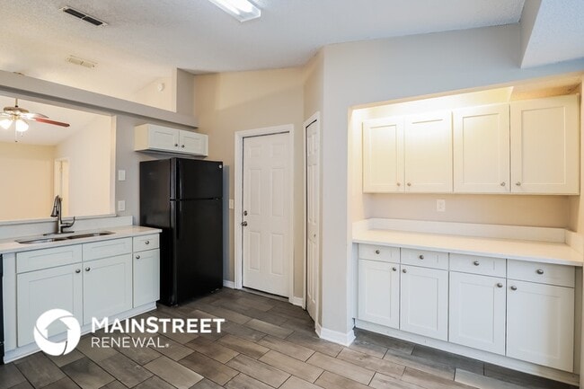 Photo - 7609 Dover Cliff Dr S