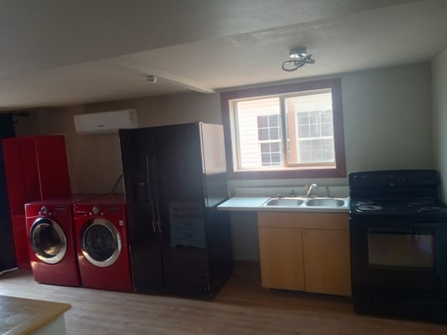 Photo - 408 Dunmire St