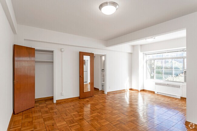 Studio - 455 SF - The Baystate