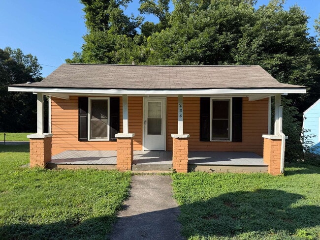 Building Photo - Charming 3-Bed Home in Winston Salem – New Energy efficient HVAC!