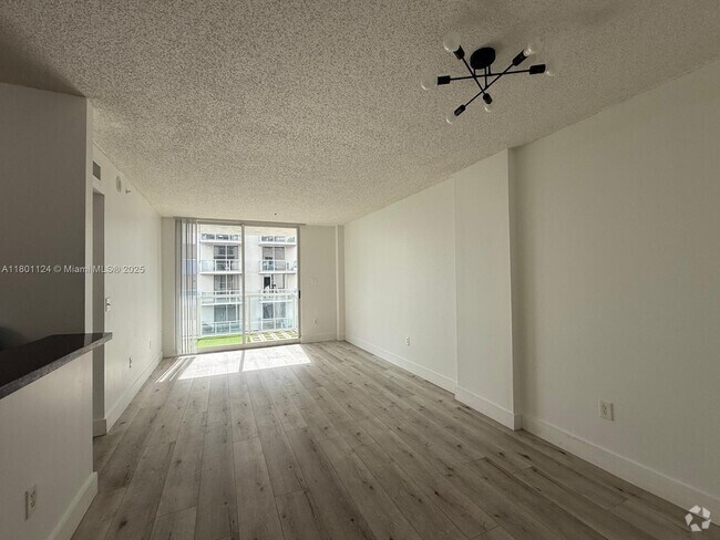 Building Photo - 5091 NW 7th St Unit 810 Rental