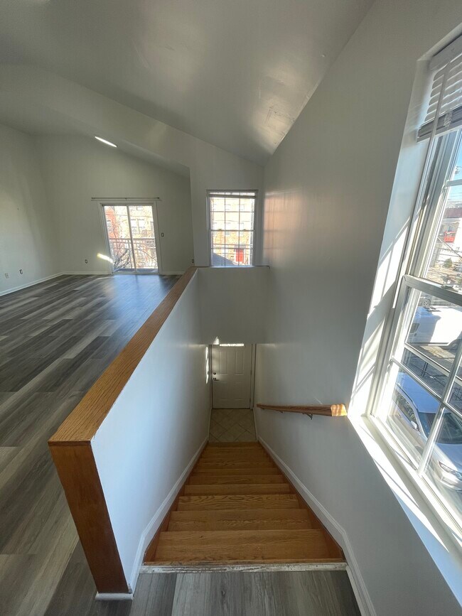 Entrance - 39 Union St Unit 2