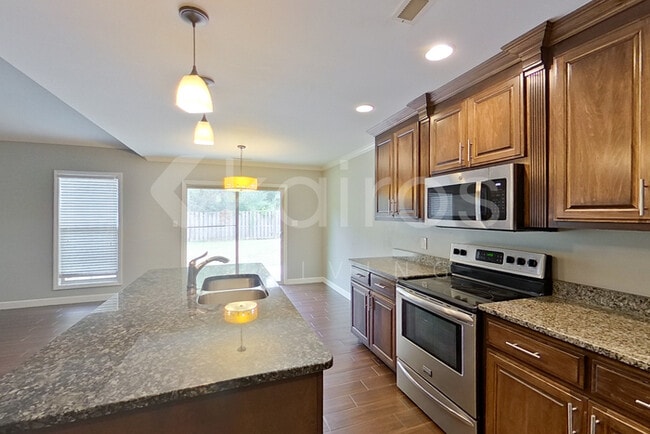 Photo - 901 Division St