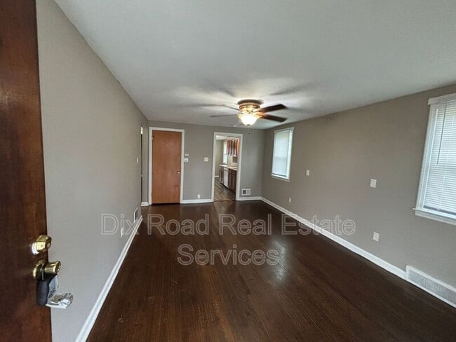 Photo - 1670 Darst Ave