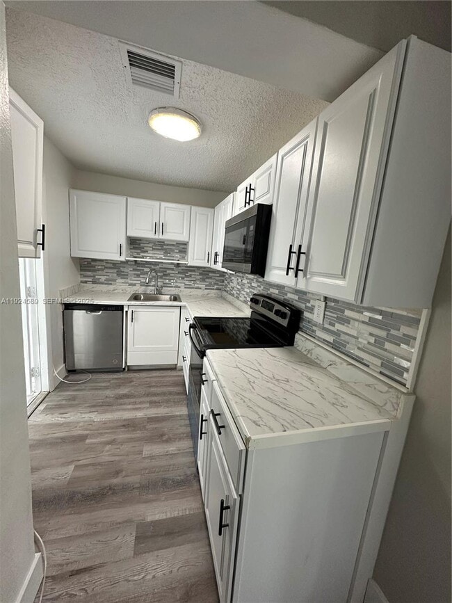 Photo - 4711 SW 38th St