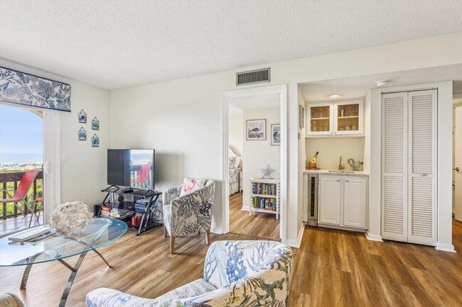 Building Photo - 880 Jimmy Buffett Mem Hwy Rental