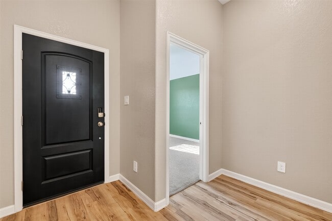 Photo - 5403 Tourmaline Wy