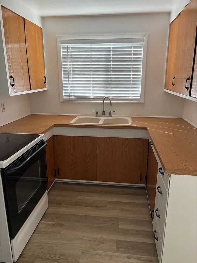 Kitchen 2 - 19418 Jacqueline St Rental