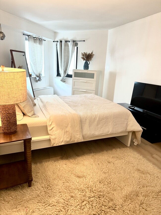 Photo - 725 Miller Ave