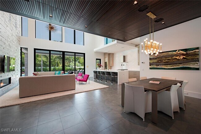 Photo - 688 3rd St N