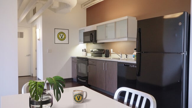 Redstone Lofts; Student Housing