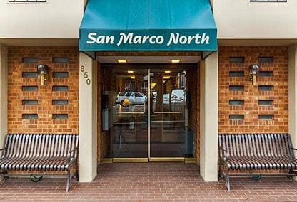 Entrada desde la calle - 850 20th Street Unidad Apt 105