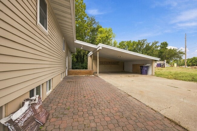 Photo - 2309 Anderson Ave