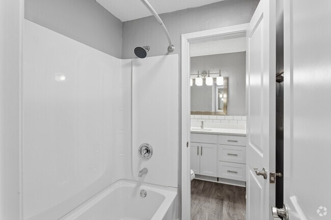 2BR, 1.5BA - 991SF - Bathroom - Ascent East Nashville