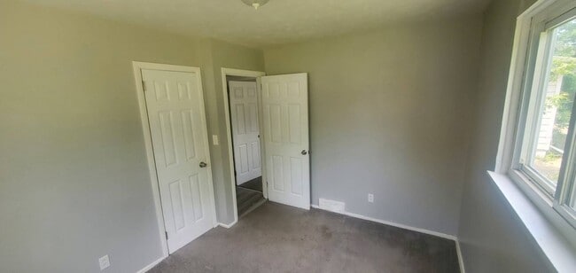 Photo - 4595 Lee Rd