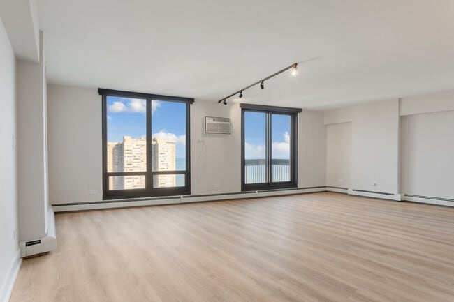 Photo - 6166 N Sheridan Rd Unit 20E