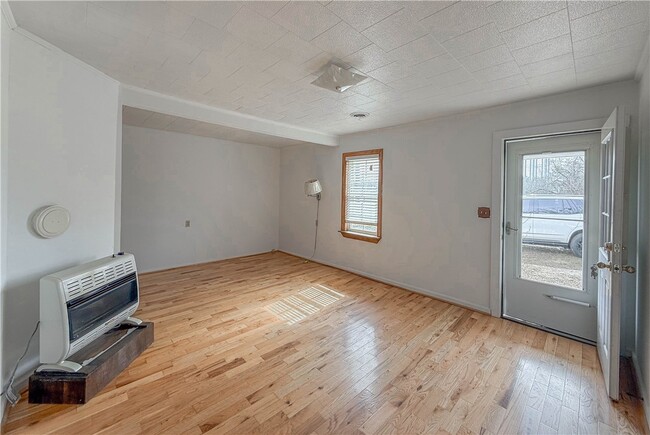 Photo - 937 E Main St