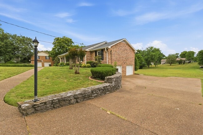 Building Photo - 213 Rising Sun Ln