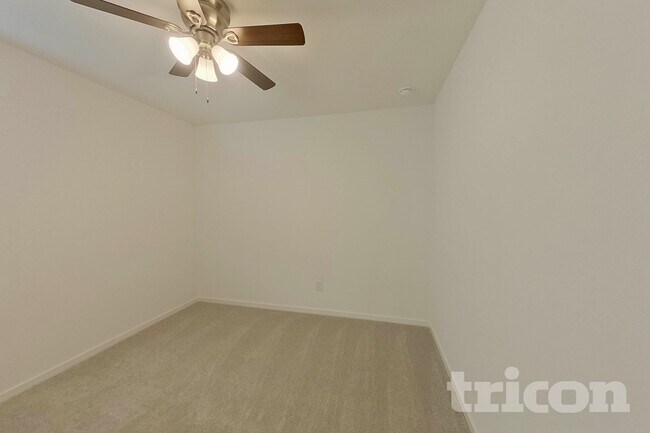 Photo - 834 Ginkgo Wy