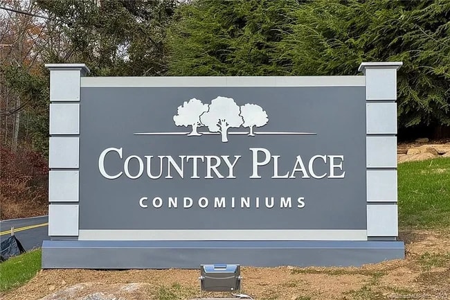 Photo - 95 Country Pl