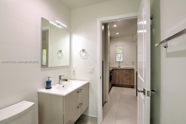 Photo - 245 NE 33rd St Unit 105