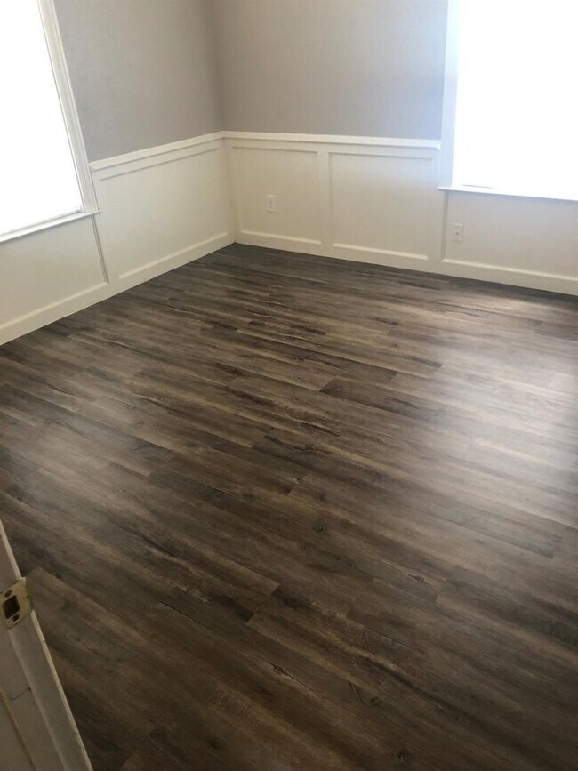 Photo - Pre-Leasing 2 bed 1 bath close to Texas Tech!