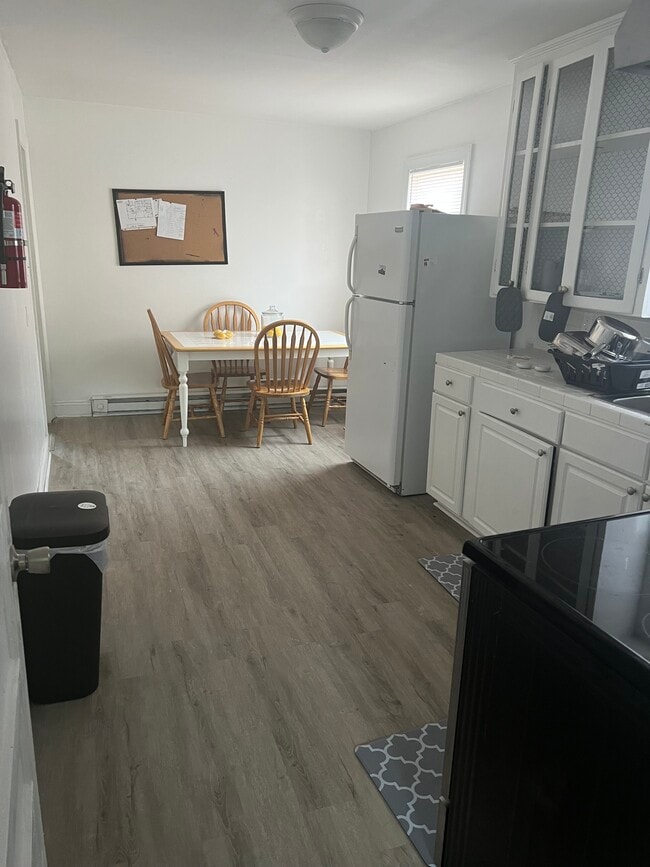 Photo - 813 N Lee St