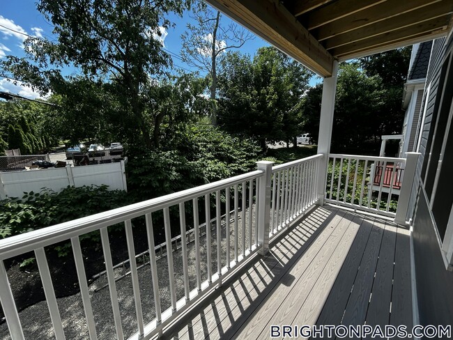 Photo - 124 Kenrick St Unidad 3