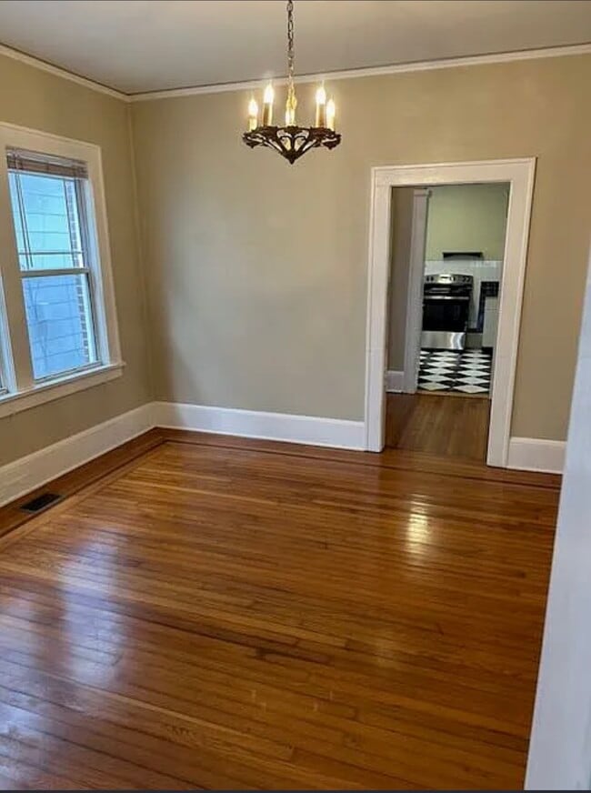 Photo - 2053 College Cir N