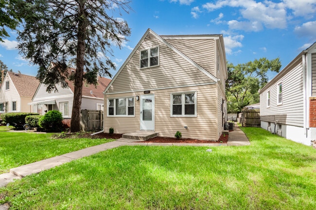 Photo - 124 46th Ave