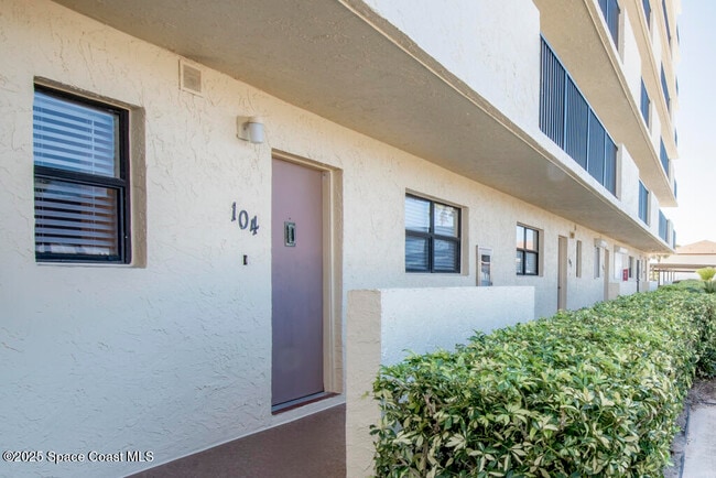 Building Photo - 500 Palm Springs Blvd Unit 104