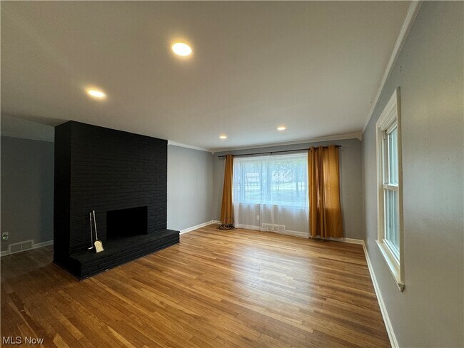 Photo - 35180 Solon Rd