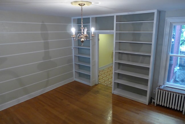 Photo - 2934 Huntingdon Ave