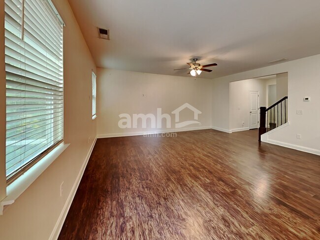 Photo - 123 Cobblestone Dr