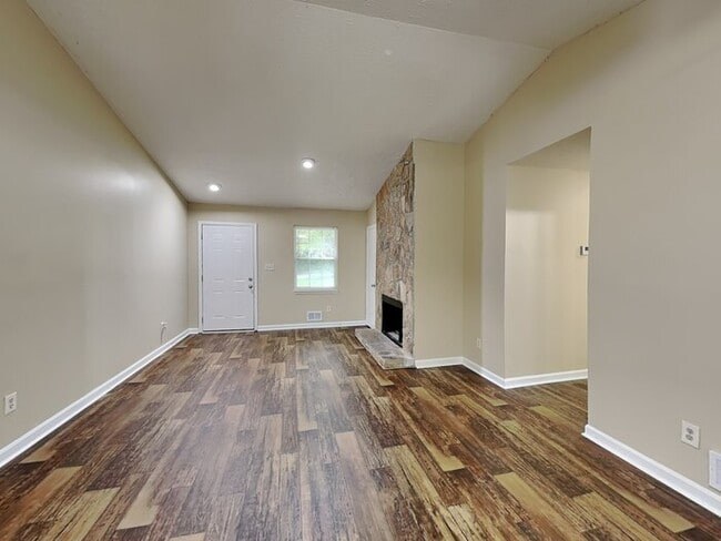 Photo - 2800 Alexandria Dr SW