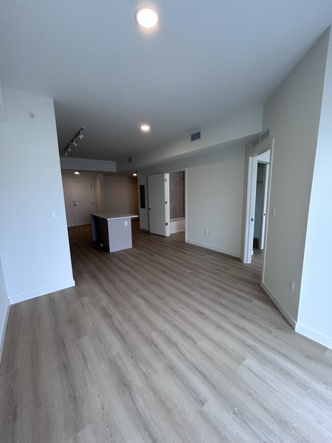 Building Photo - 1712 N L St Unit D2 Rental
