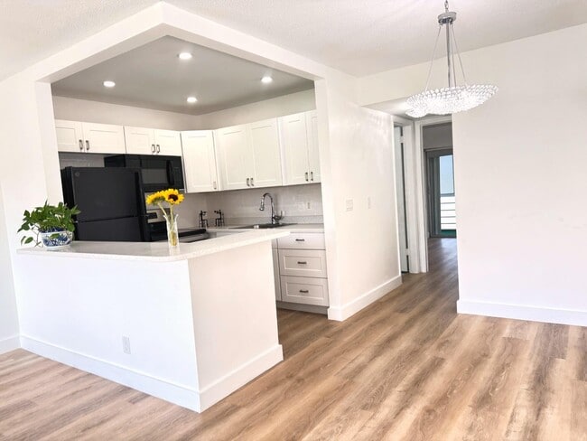 Photo - 150 Windsor E