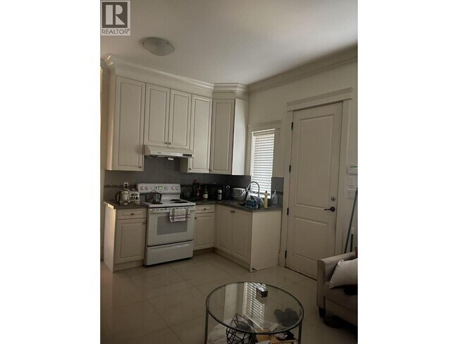 Photo - 11011 Seafield Crescent