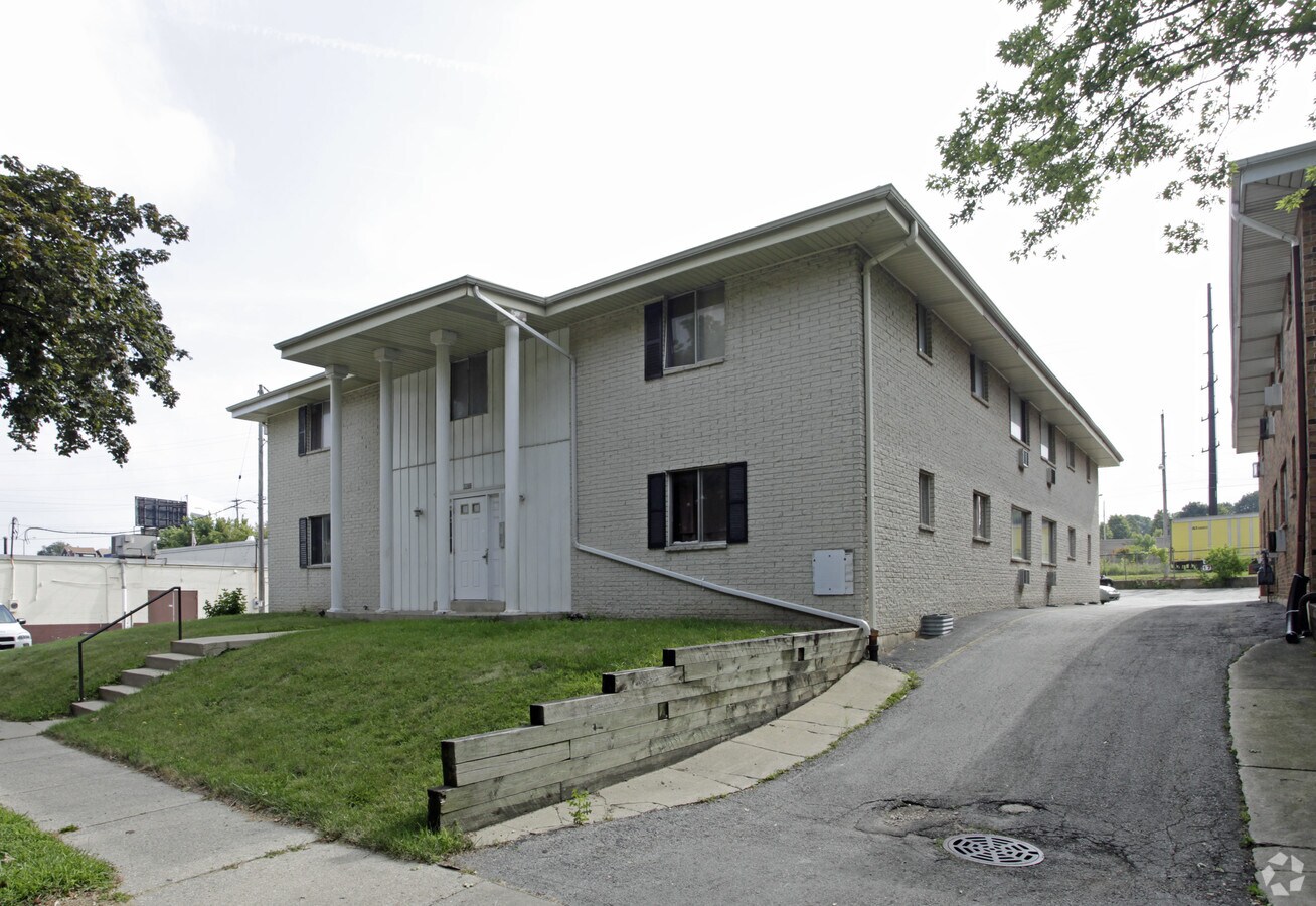 Photo - 3160-3180 Brust Ave
