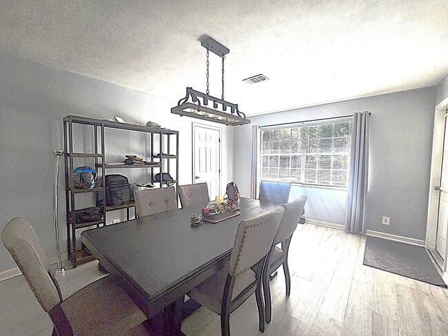 Photo - 3437 Lenczyk Dr W